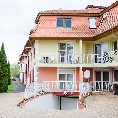 Art Eden Apartman *